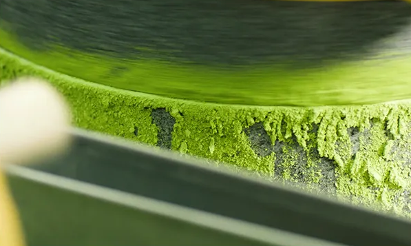 Stone mill matcha close up look